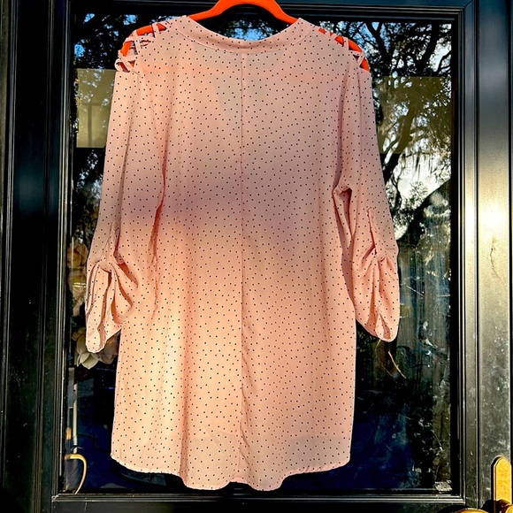 Rue21 women’s pink and black polka dot top - Picture 4 of 6